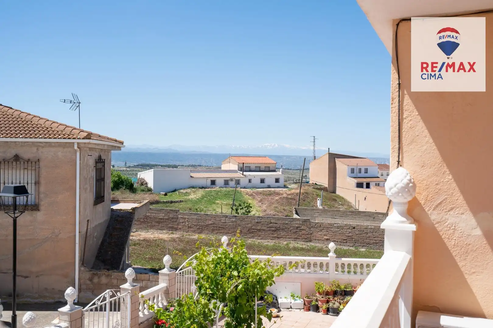 Vista exterior de Casa adosada en venta en Cuevas del Campo con Aire acondicionado, Calefacción y Terraza