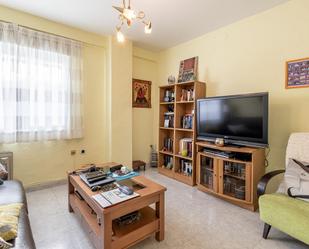 Living room of Flat for sale in  Granada Capital  with Air Conditioner and Balcony