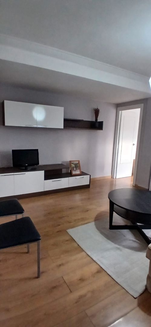 Living room of Flat for rent in  Zaragoza Capital  with Heating, Furnished and Oven