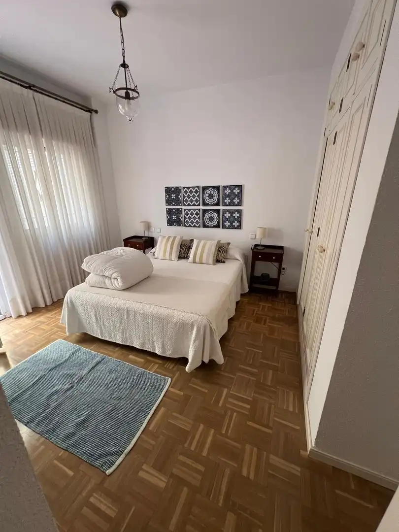 Habitación de Piso de alquiler en Sevilla con Aire acondicionado y Amueblado