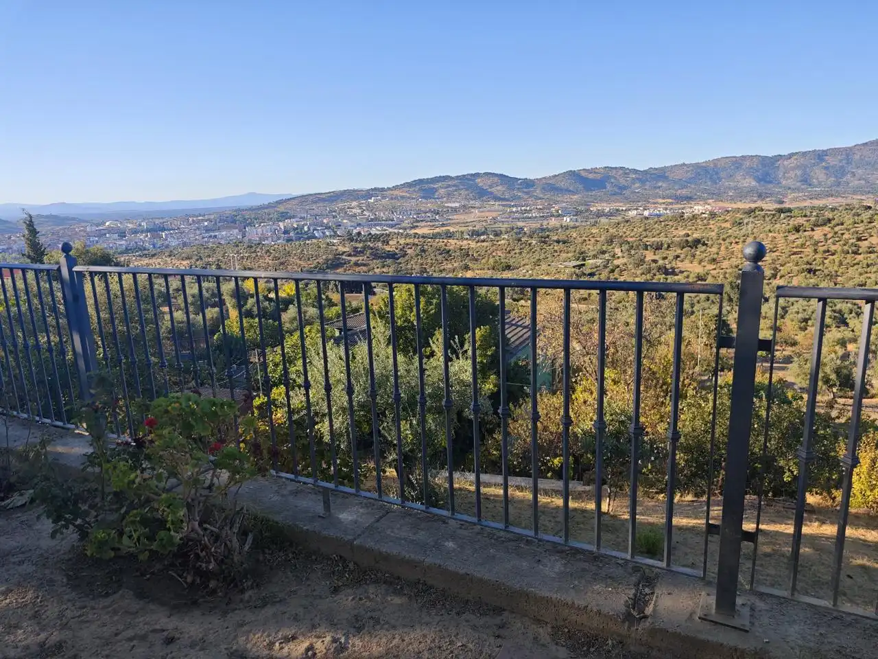 Houses for sale in Plasencia  with Air Conditioner and Terrace