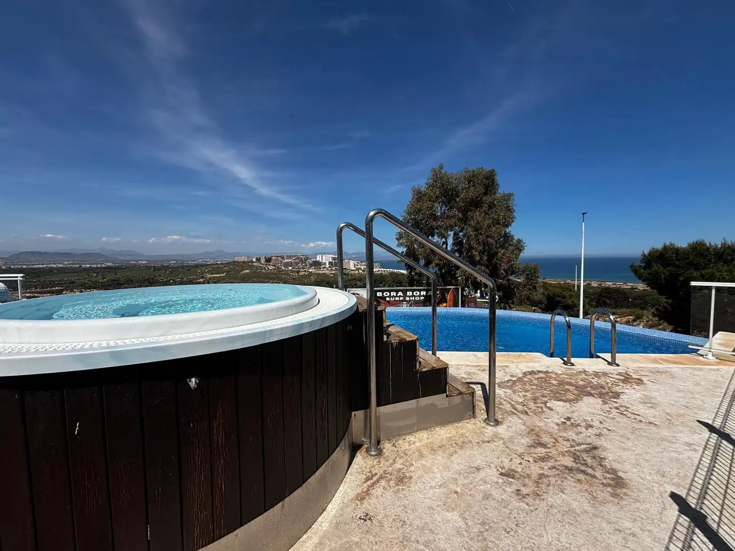 Schwimmbecken von Dachboden zum Verkauf in Santa Pola mit Klimaanlage, Terrasse und Balkon