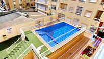 Piscina de Pis en venda en Guardamar del Segura amb Aire condicionat, Terrassa i Piscina comunitària