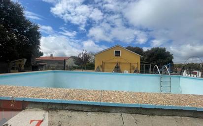 Swimming pool of House or chalet for sale in Zamora Capital   with Private garden, Terrace and Swimming Pool