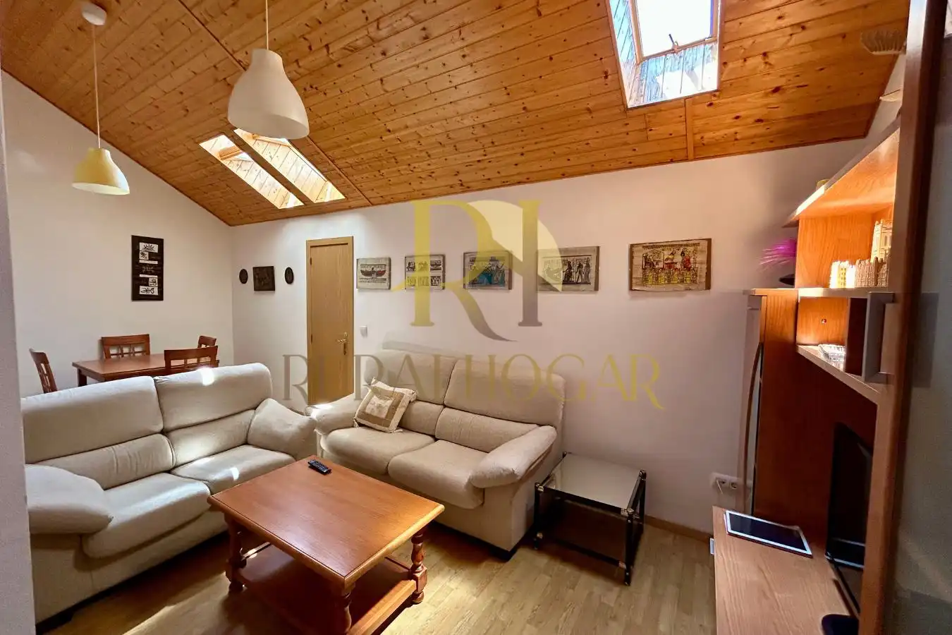 Wohnzimmer von Wohnung zum Verkauf in Cabrillanes