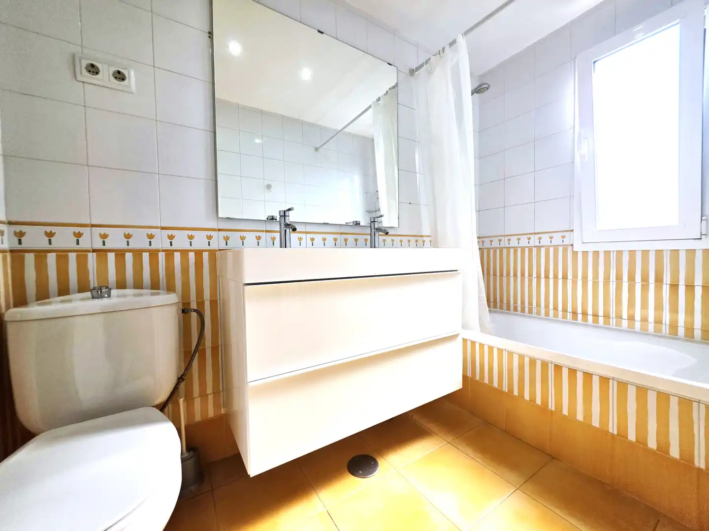 Baño de Piso en venta en Coslada con Aire acondicionado, Calefacción y Terraza