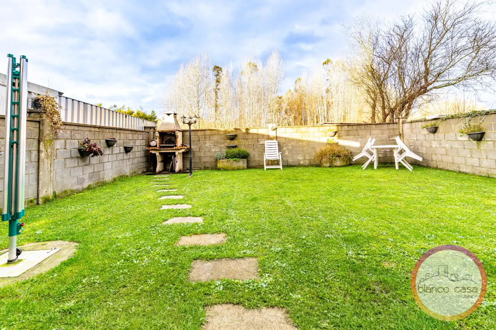 Jardín de Casa o chalet en venta en Carballo con Calefacción, Jardín privado y Trastero