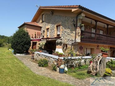 Casa aparellada en venda a Riotuerto