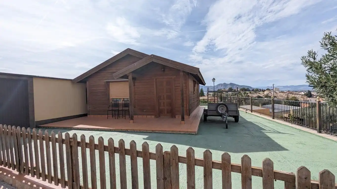 Vista exterior de Casa o xalet en venda en Orihuela amb Aire condicionat, Calefacció i Terrassa
