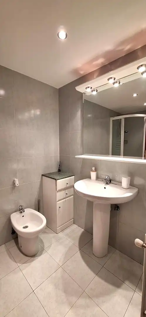 Baño de Piso en venta en Barakaldo  con Calefacción y Trastero