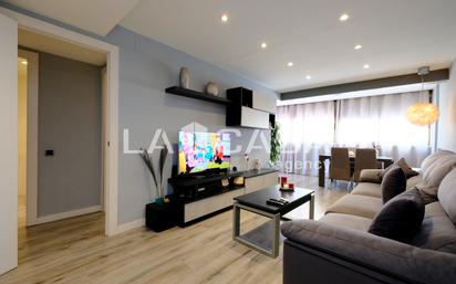 Living room of Flat for sale in  Barcelona Capital  with Heating, Swimming Pool and Balcony