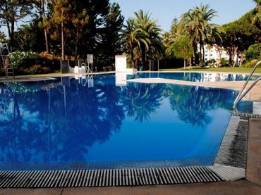 Appartement compact avec piscine à vendre à Nueva Andalucía