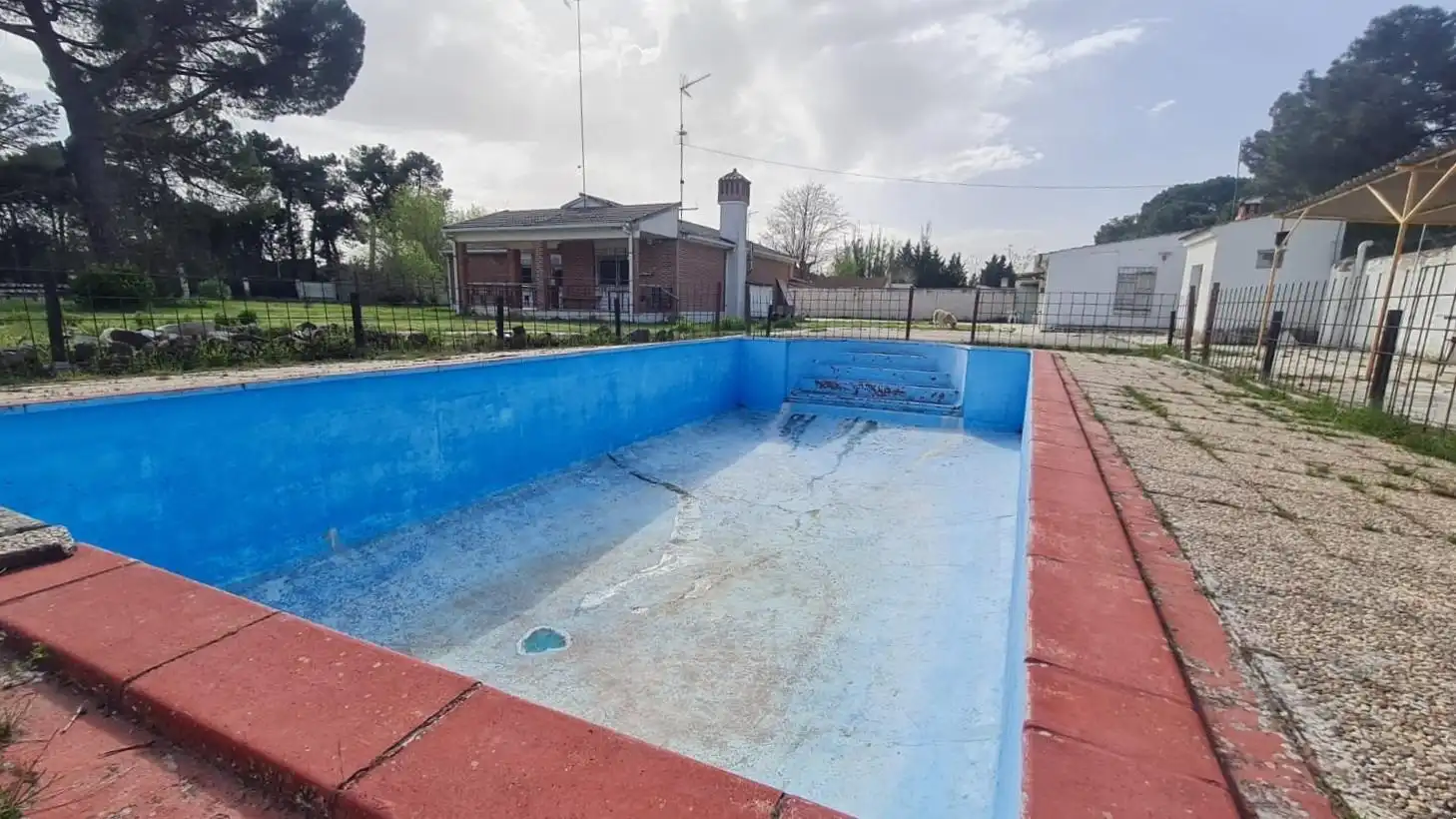 Piscina de Casa o chalet en venta en Mojados con Calefacción, Jardín privado y Terraza