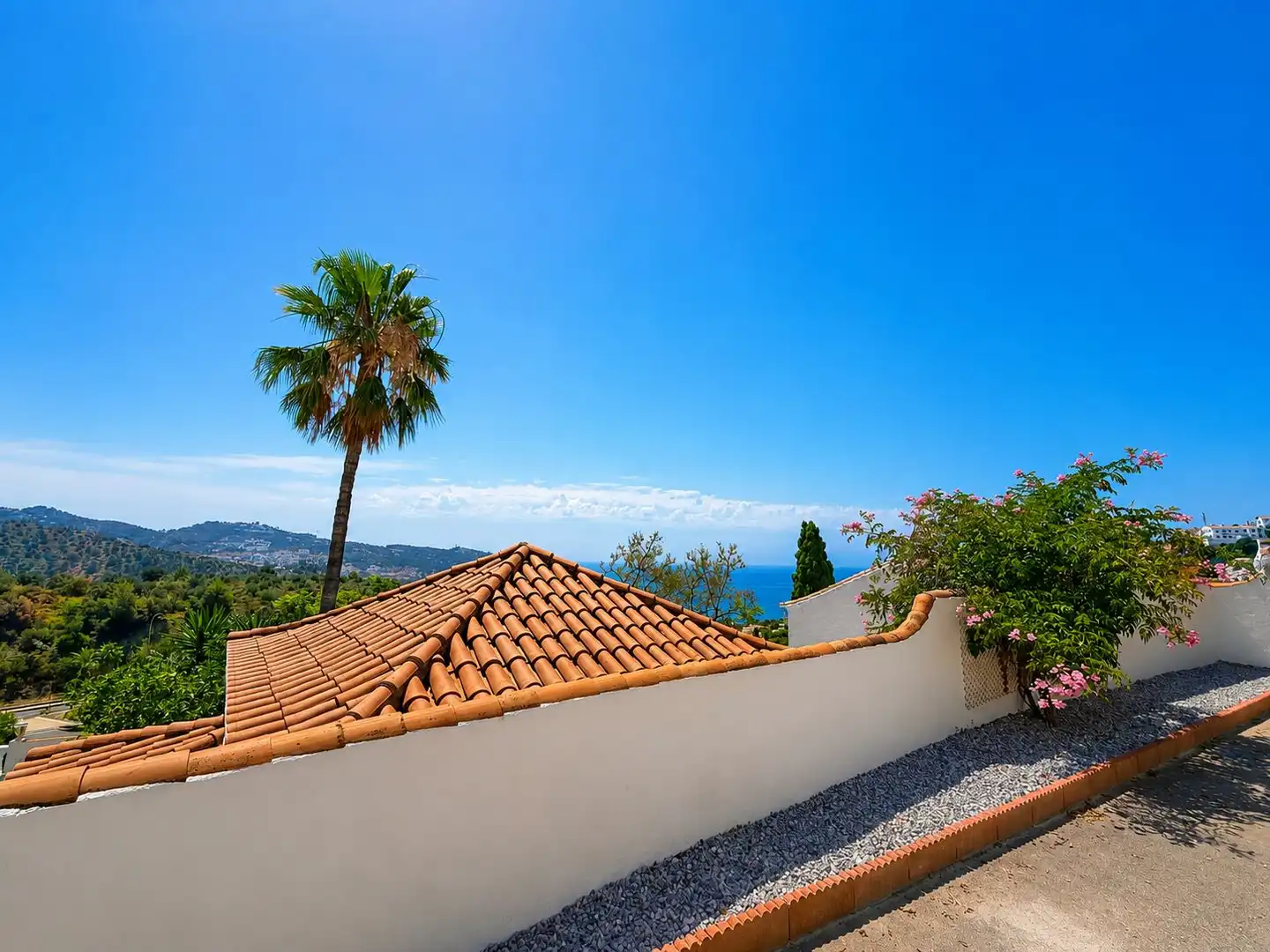 Exterior view of Houses for sale in Almuñécar  with Air Conditioner, Heating and Private garden