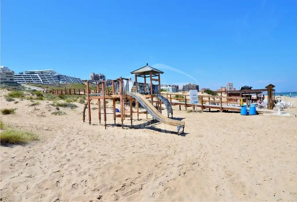 Aparcament de Apartament en venda en Elche / Elx amb Aire condicionat, Calefacció i Jardí privat