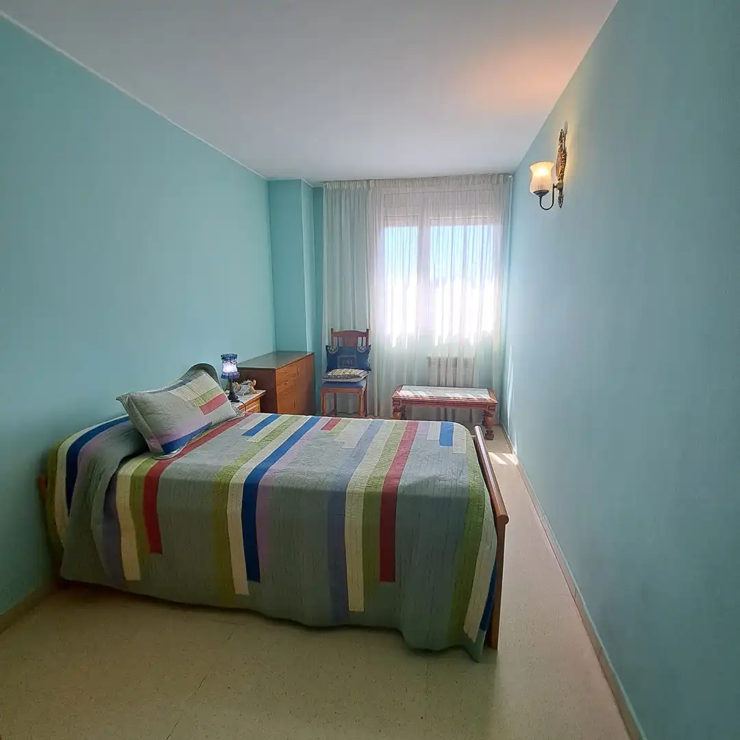 Habitación de Ático en venta en Terrassa con Calefacción, Terraza y Trastero
