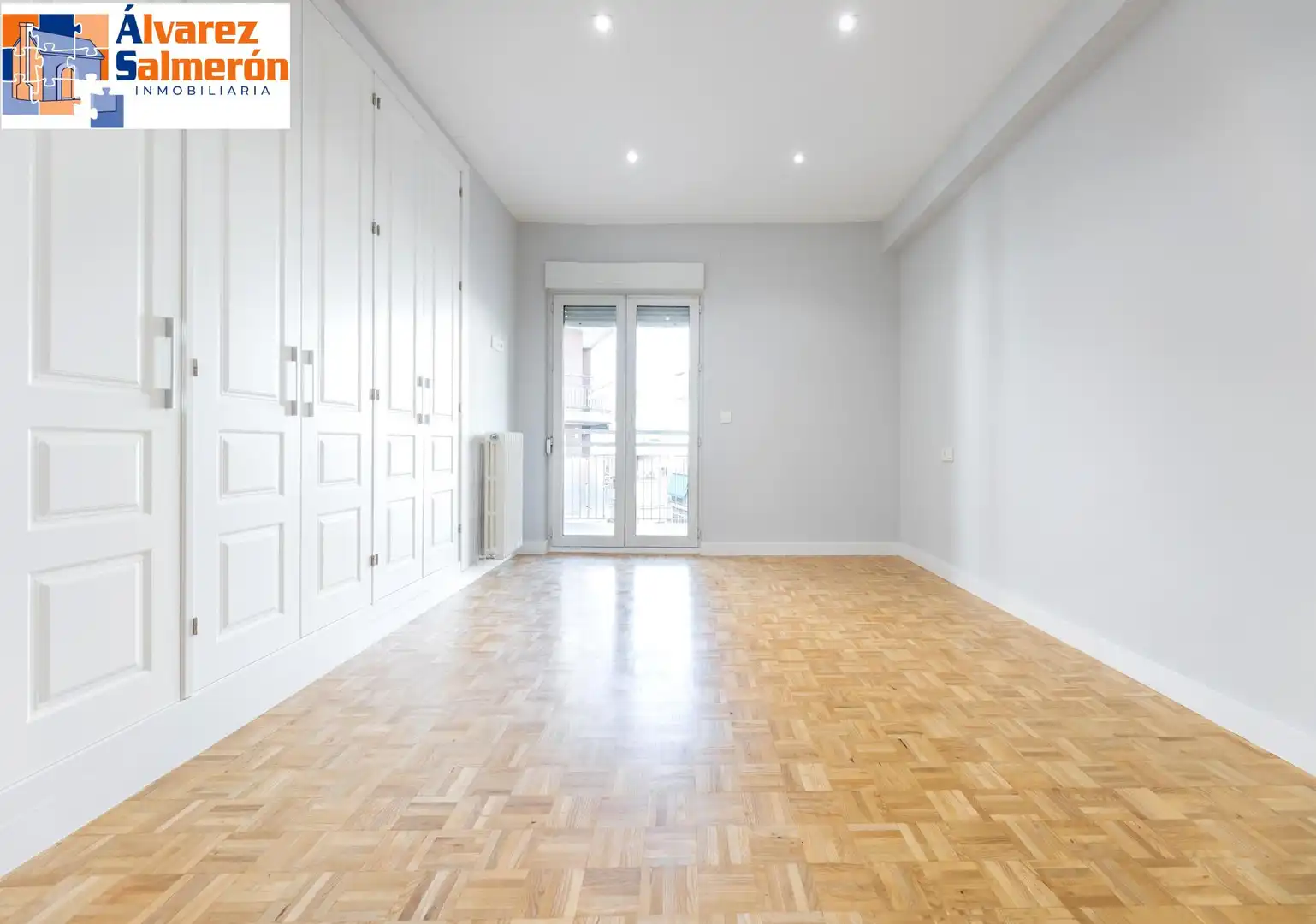 Bedroom of Flat for sale in Ronda
