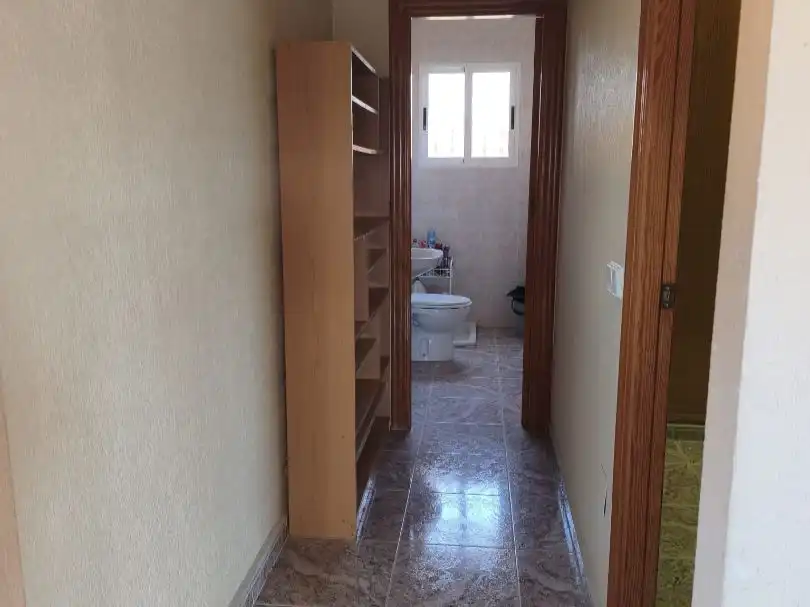 Büro zur Miete in Torrevieja mit Klimaanlage und Terrasse