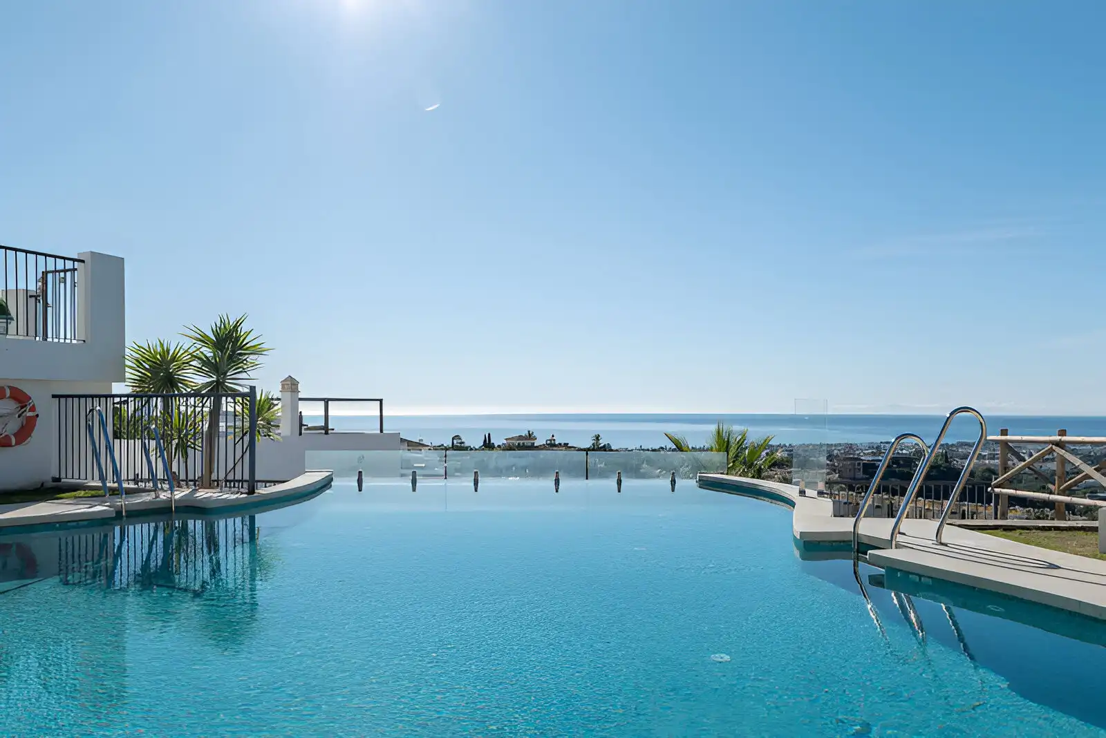 Piscina de Planta baja en venta en Estepona con Aire acondicionado, Calefacción y Terraza