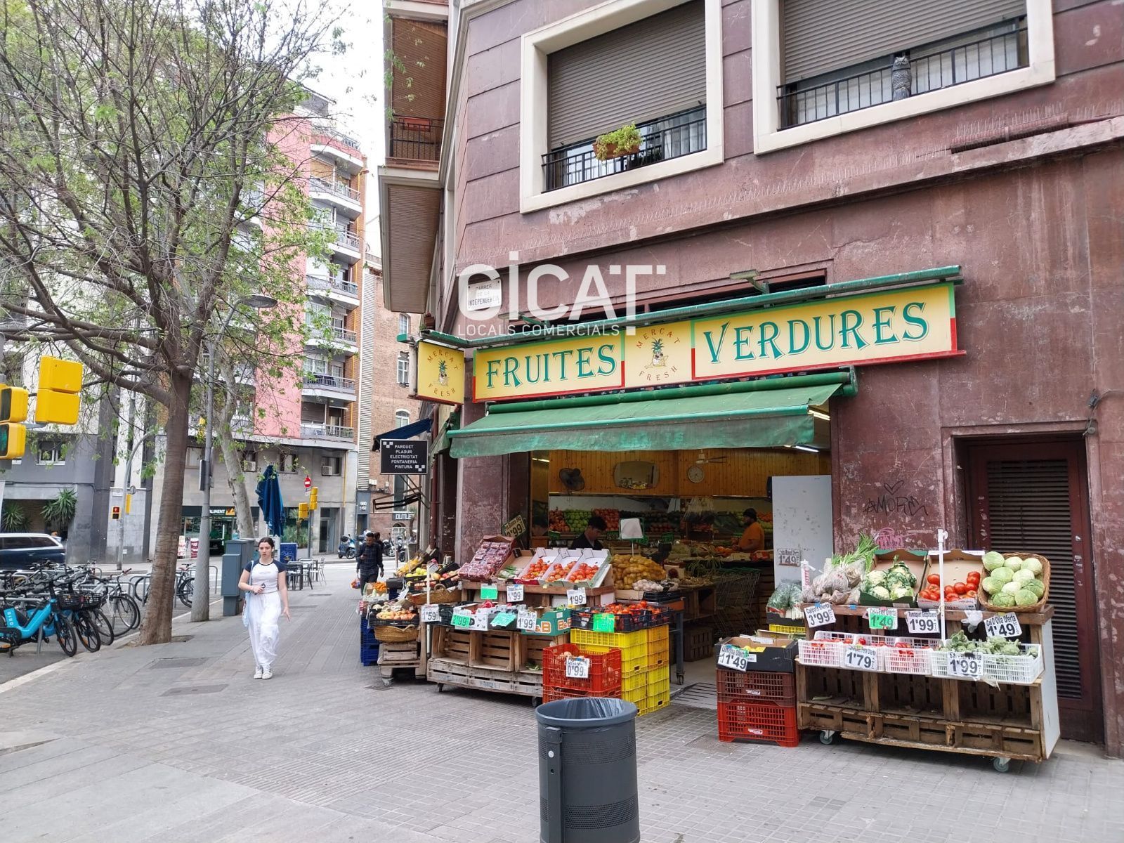 Vista exterior de Local en venda en  Barcelona Capital