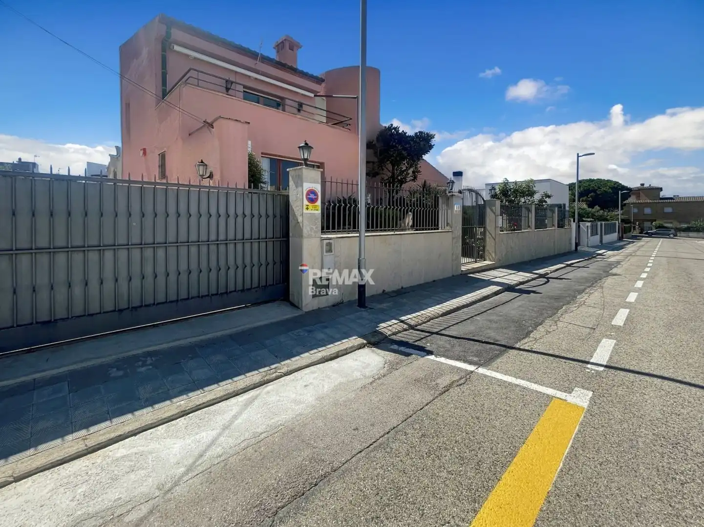 Vista exterior de Casa o xalet en venda en Roses amb Aire condicionat, Calefacció i Jardí privat