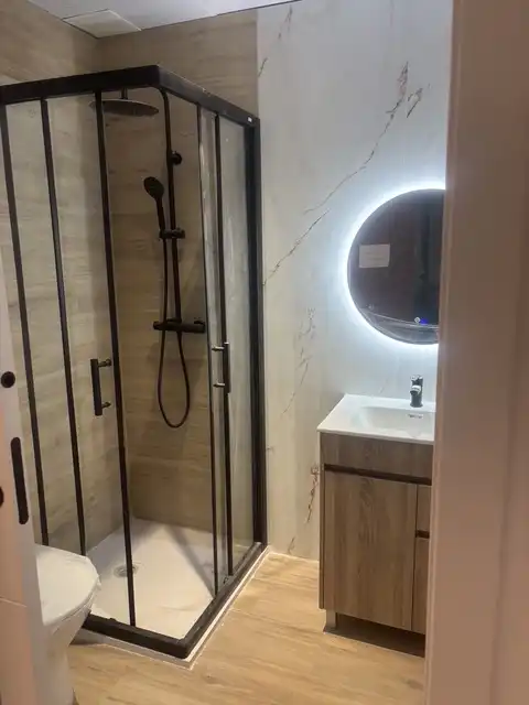 Bany de Pis en venda en Reus amb Aire condicionat, Calefacció i Parquet