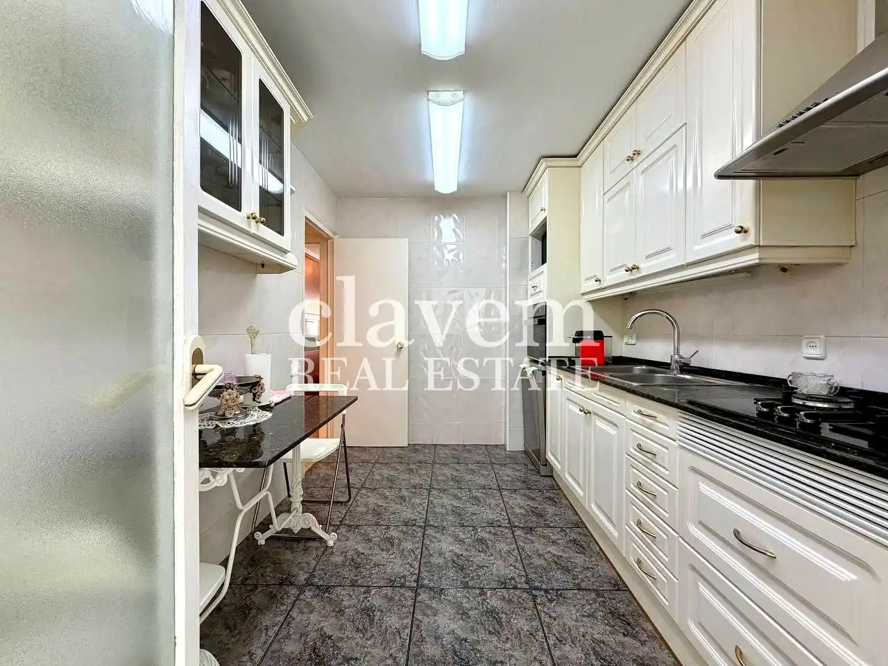 Cocina de Piso en venta en Barcelona con Aire acondicionado, Amueblado y Balcón