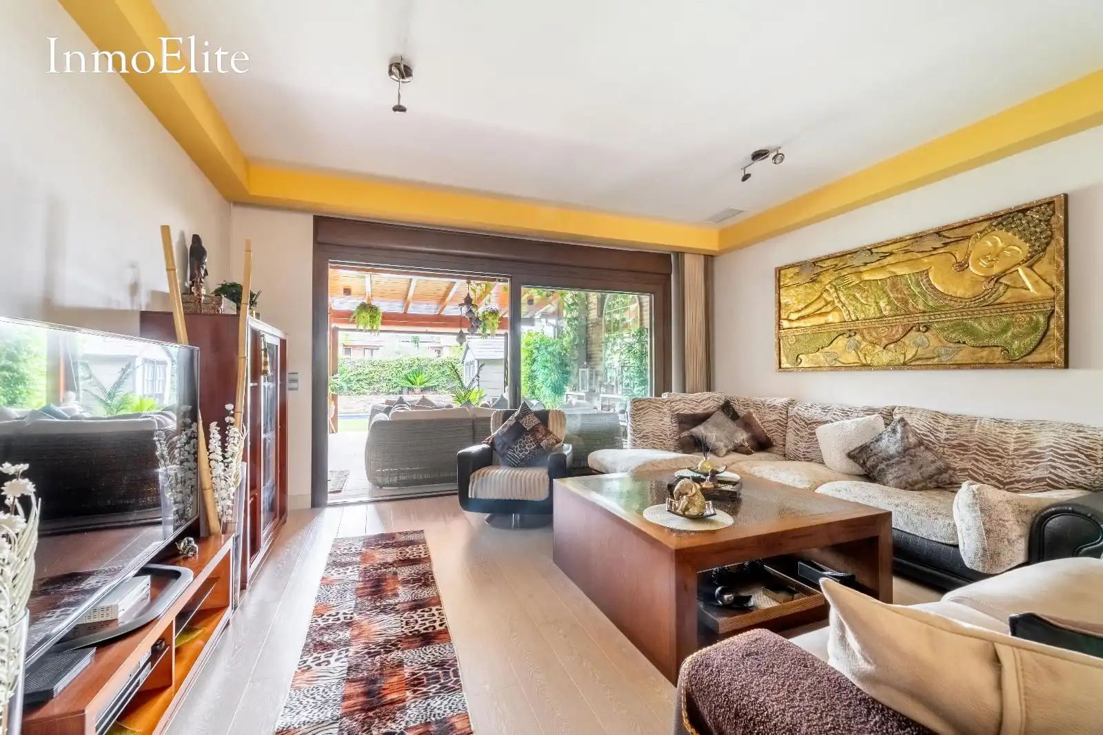 Living room of Detached homes for sale in Majadahonda  with Air Conditioner, Heating and Private garden
