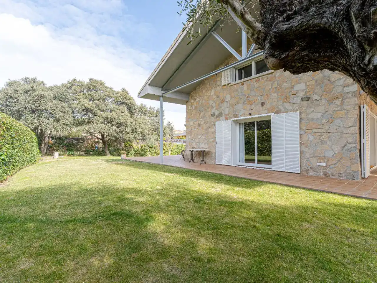 Vista exterior de Casa o xalet en venda en Valdemorillo amb Aire condicionat