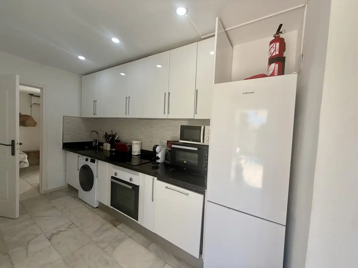 Cocina de Casa o chalet en venta en Marbella con Aire acondicionado, Jardín privado y Terraza