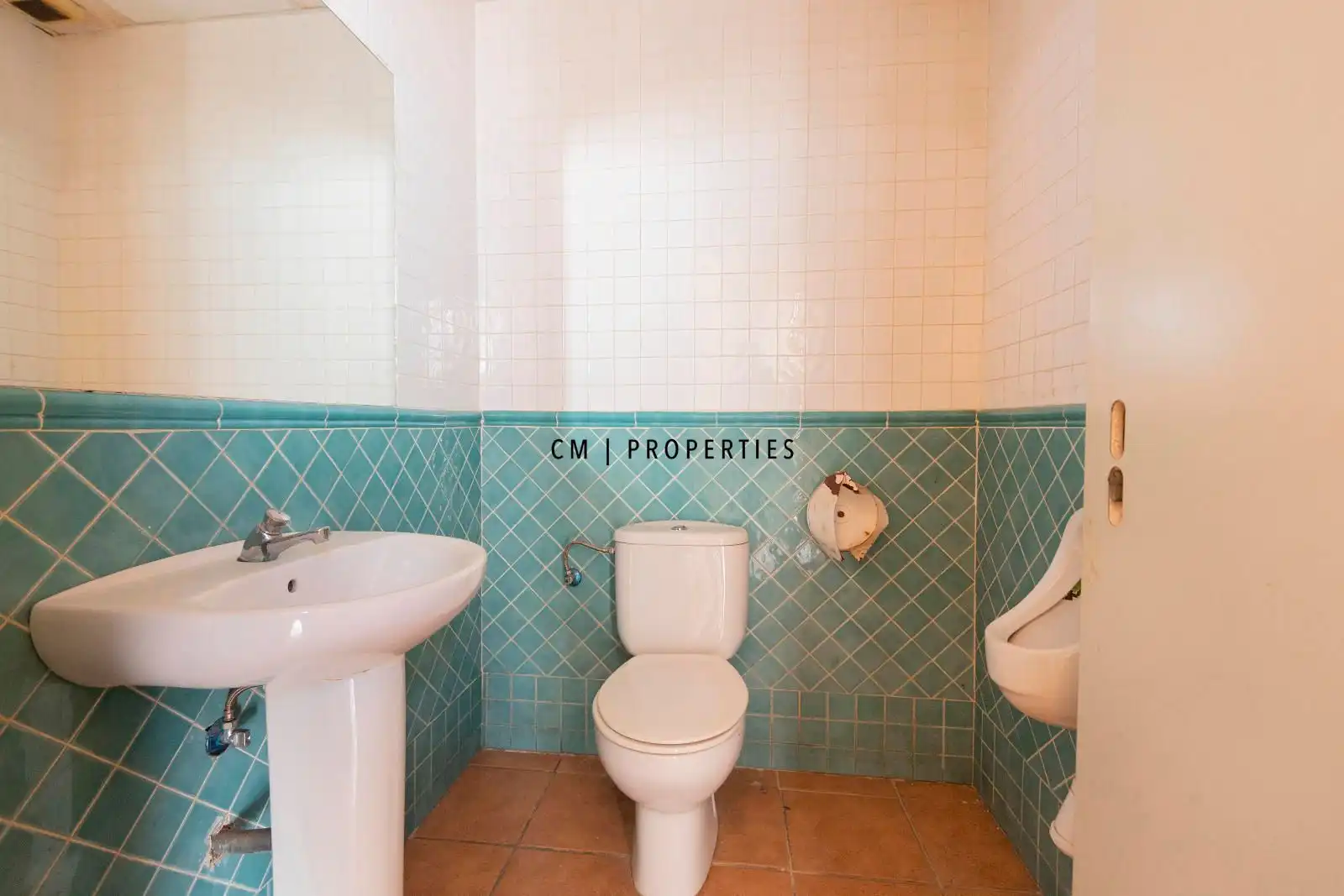 Baño de Local en venta en Valencia con Terraza