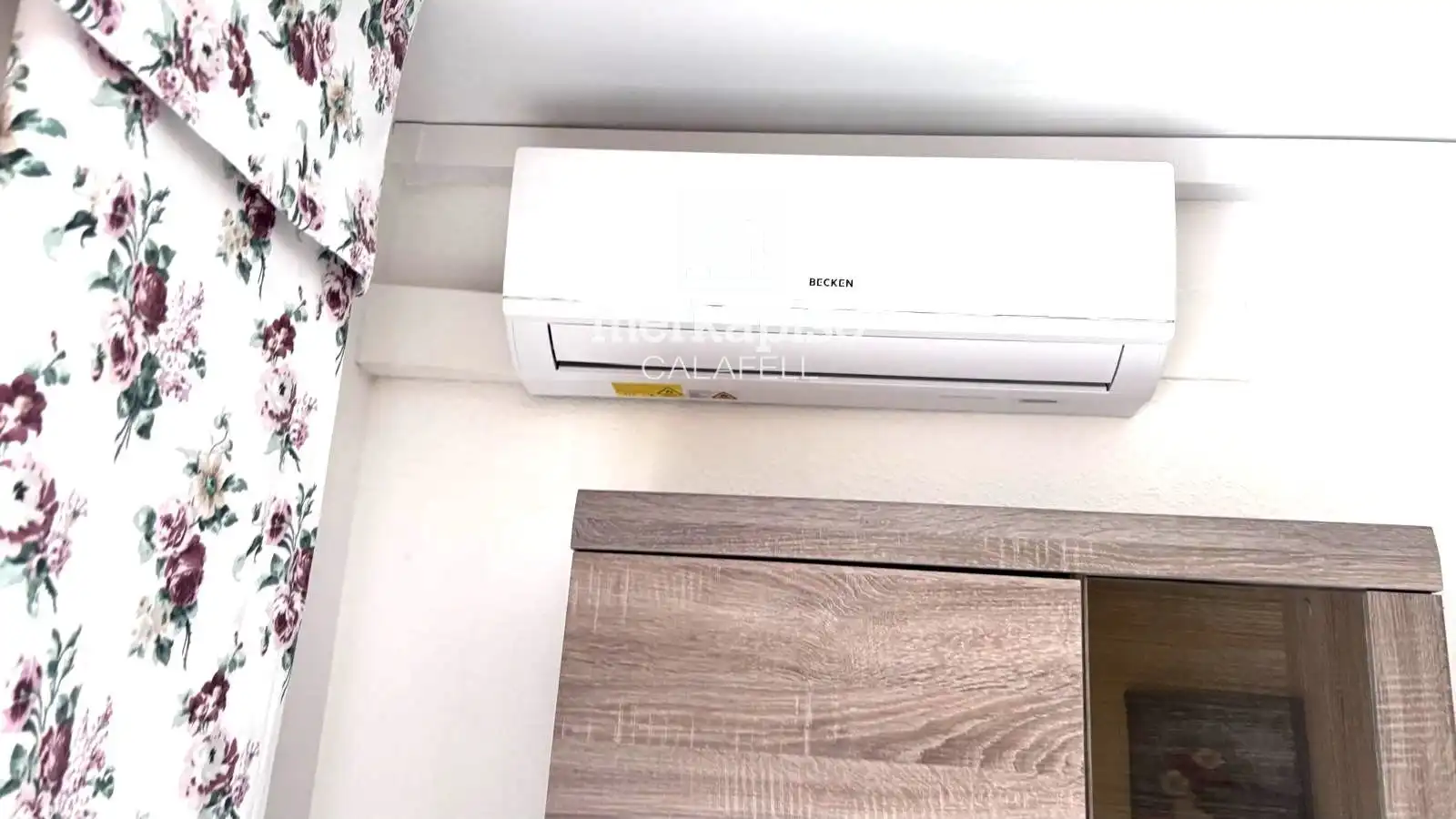 Habitación de Ático en venta en Nucli Antic