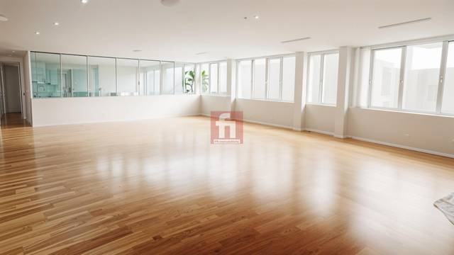 Oficina en Alquiler en Rocafort en Gràcia