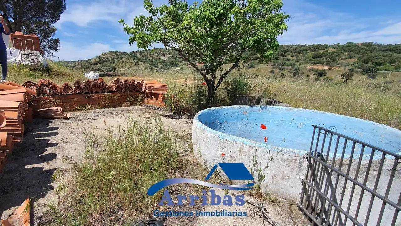 Piscina de Finca rústica en venta en Almorox con Calefacción y Jardín privado