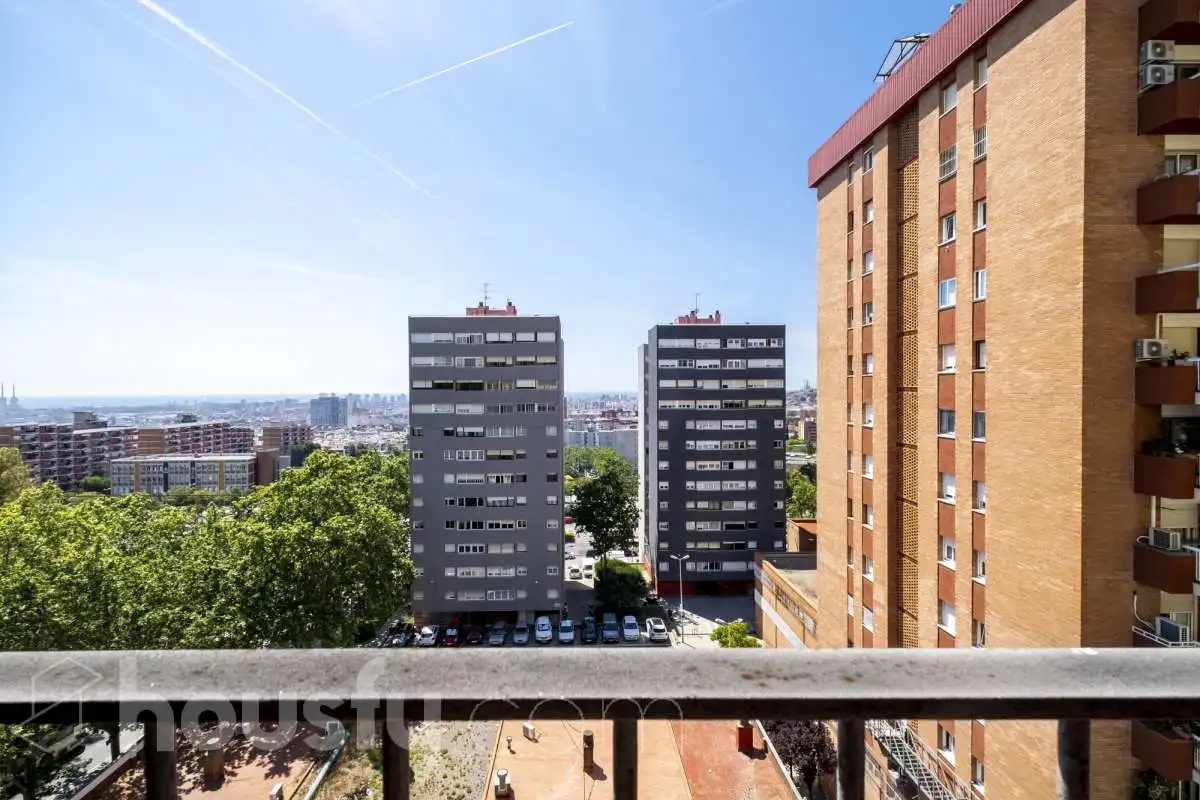 Vista exterior de Piso en venta en Barcelona con Amueblado