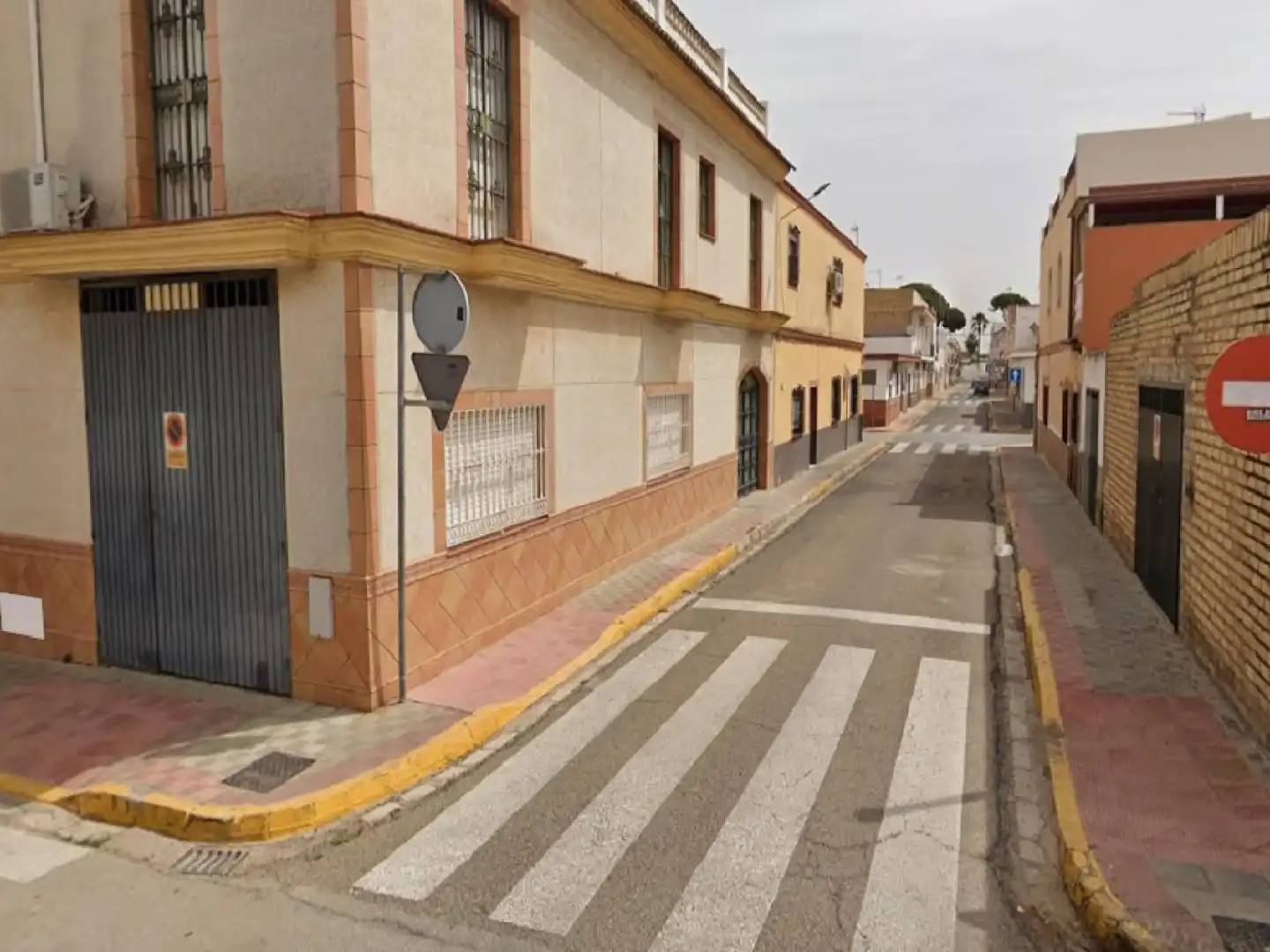 Vista exterior de Pis en venda en Dos Hermanas