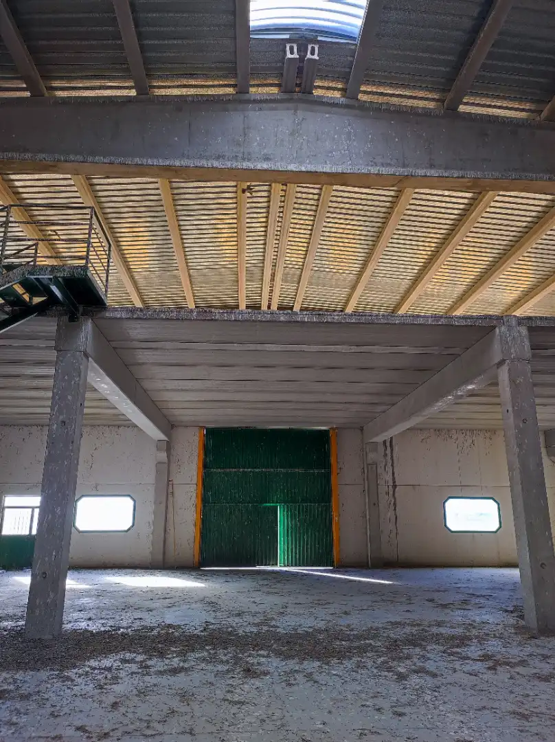 Fabrikhallen zum Verkauf in Peraleda de la Mata mit Alarm