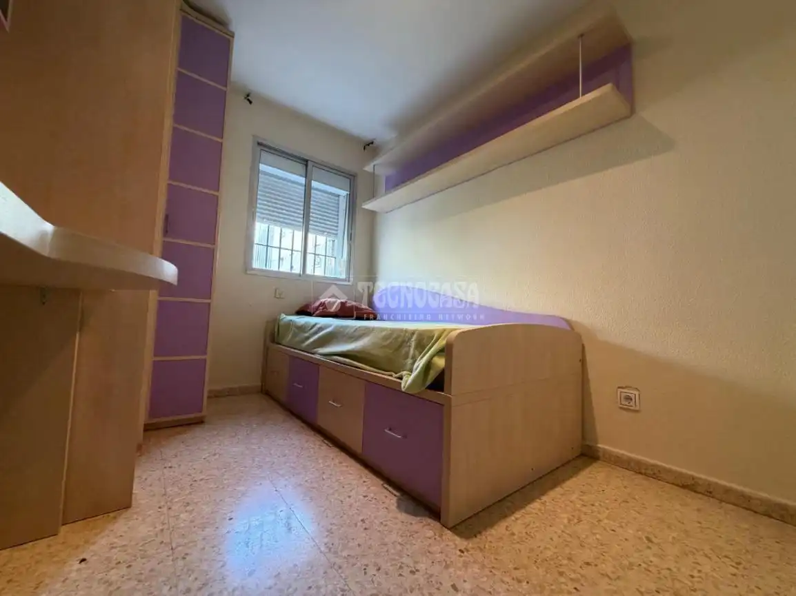 Bedroom of Flat for sale in Sevilla