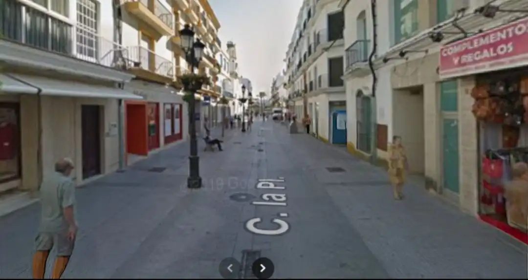 Local comercial de lloguer a Núcleo urbano