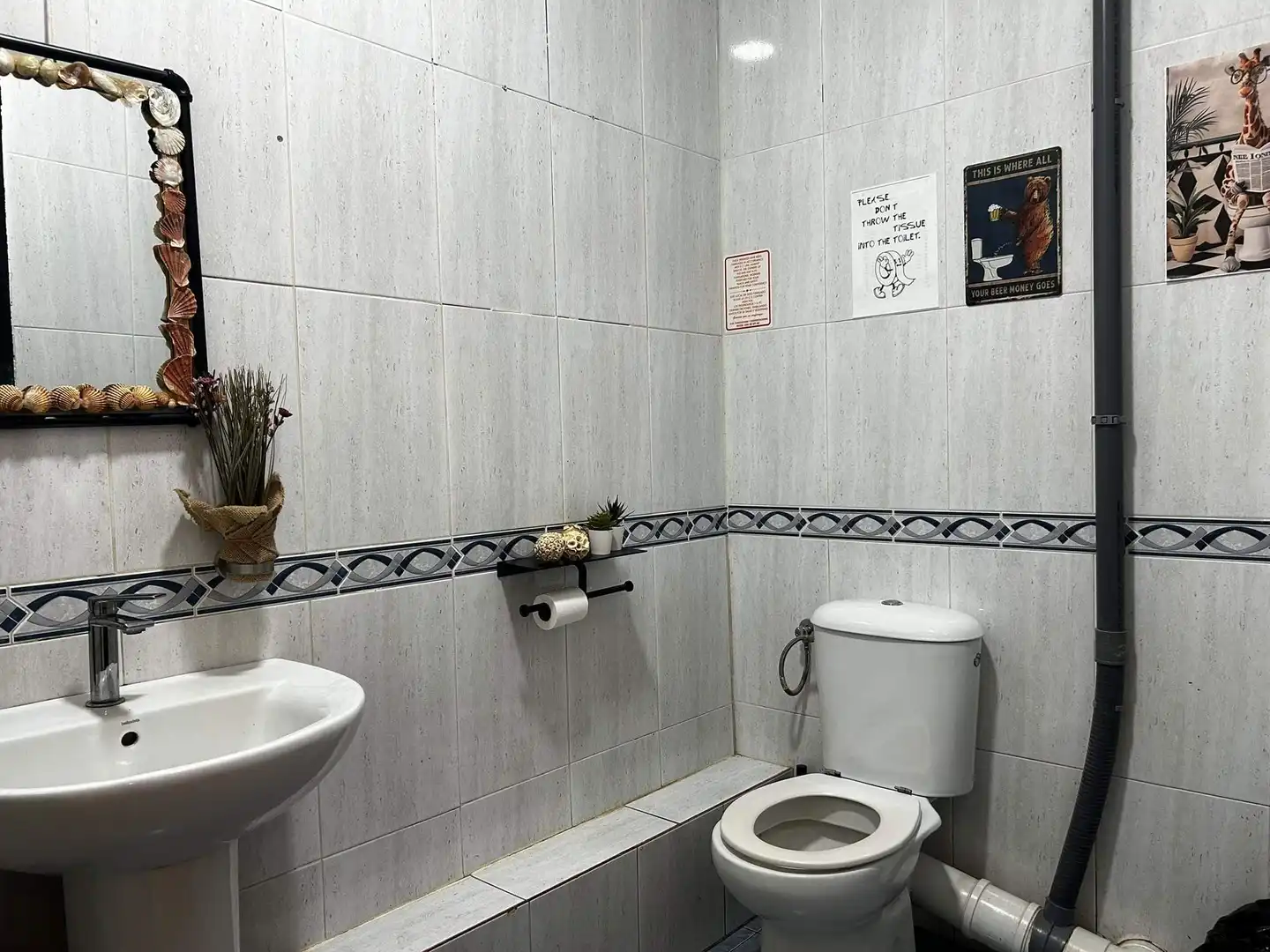Badezimmer von Geschaftsraum zur Miete in Torremolinos mit Möbliert