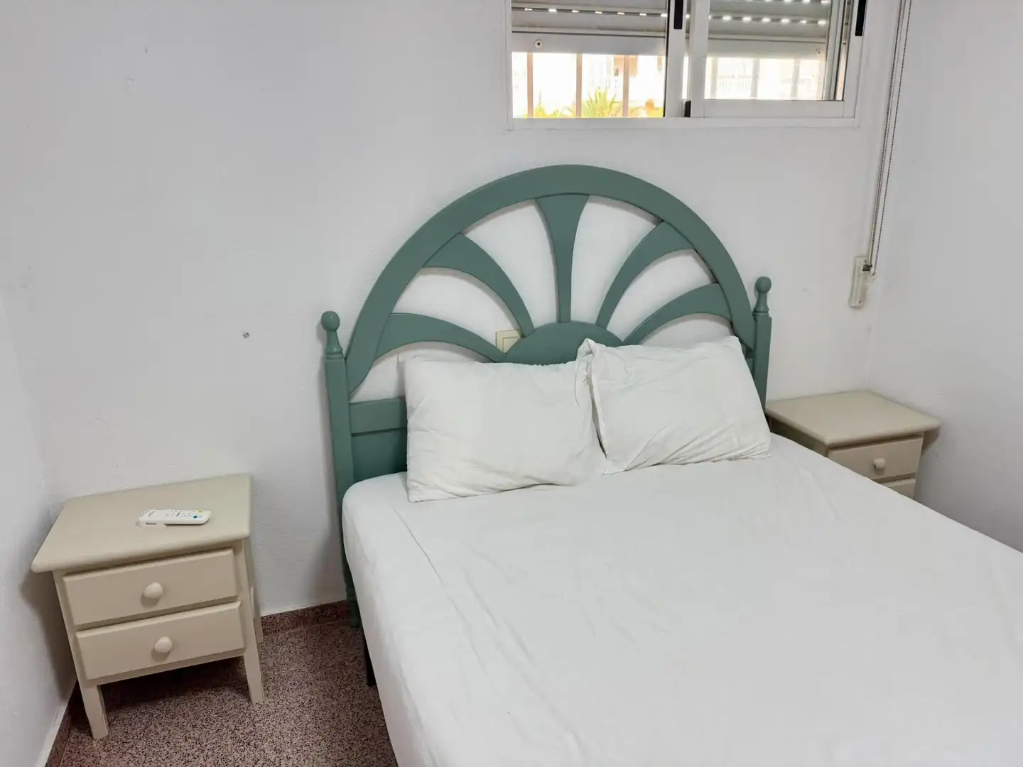 Habitación de Apartamento de alquiler en Elche / Elx con Aire acondicionado, Terraza y Amueblado