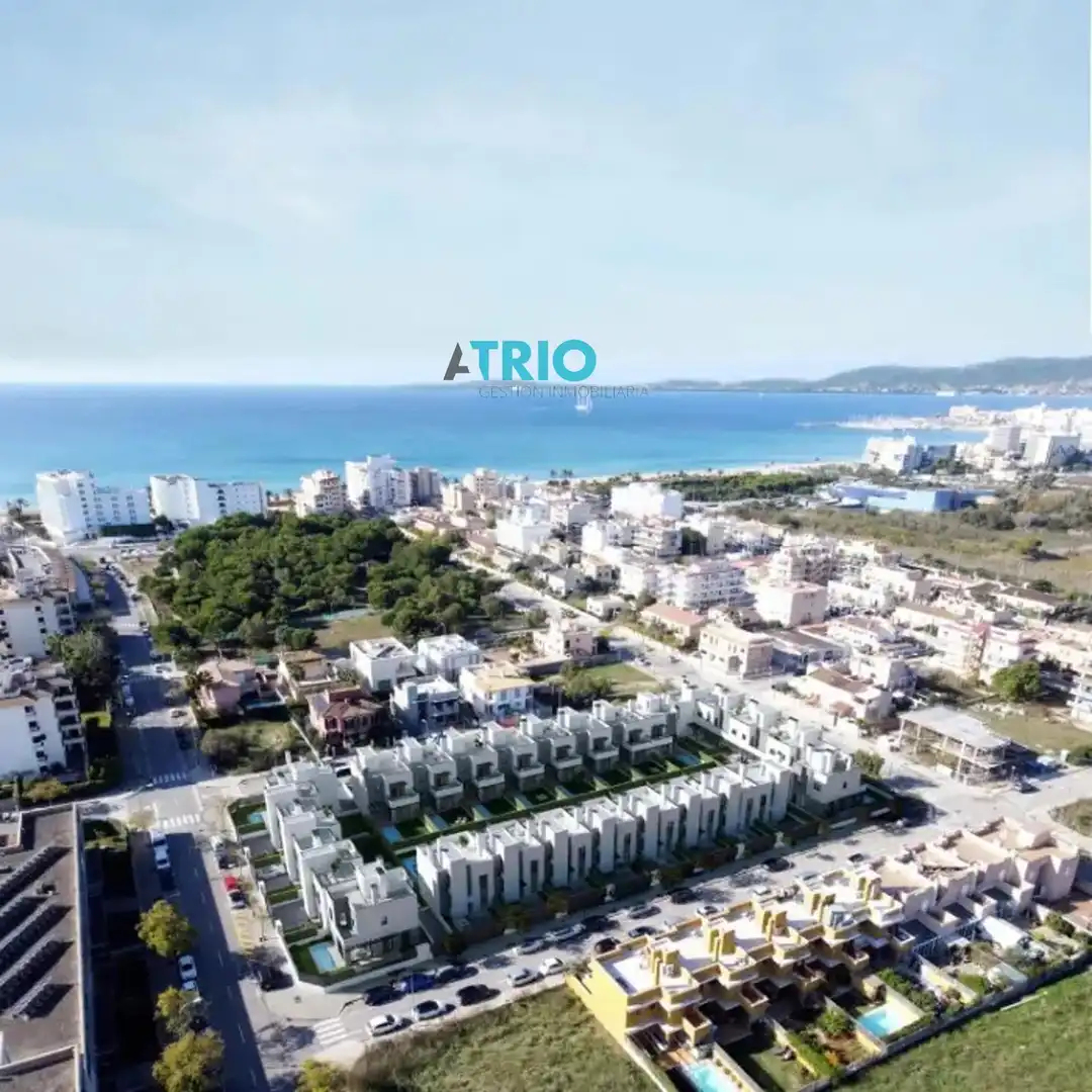 Einfamilien-Reihenhaus zum Verkauf in  Palma de Mallorca mit Klimaanlage, Heizung und Terrasse