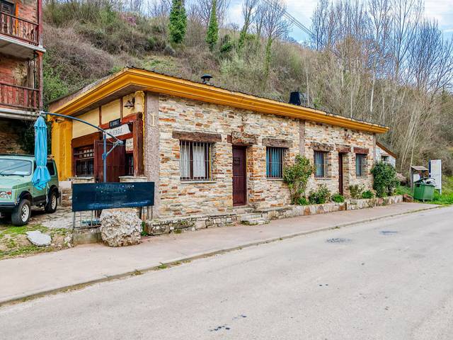 Casa-chalet en Venta en Vega de Valcarce