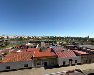 Exterior view of Apartment for sale in Badajoz Capital  with Air Conditioner, Heating and Private garden