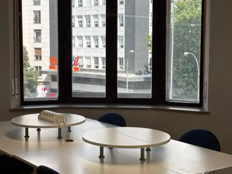 Büro zur Miete in Madrid mit Klimaanlage, Heizung und Möbliert