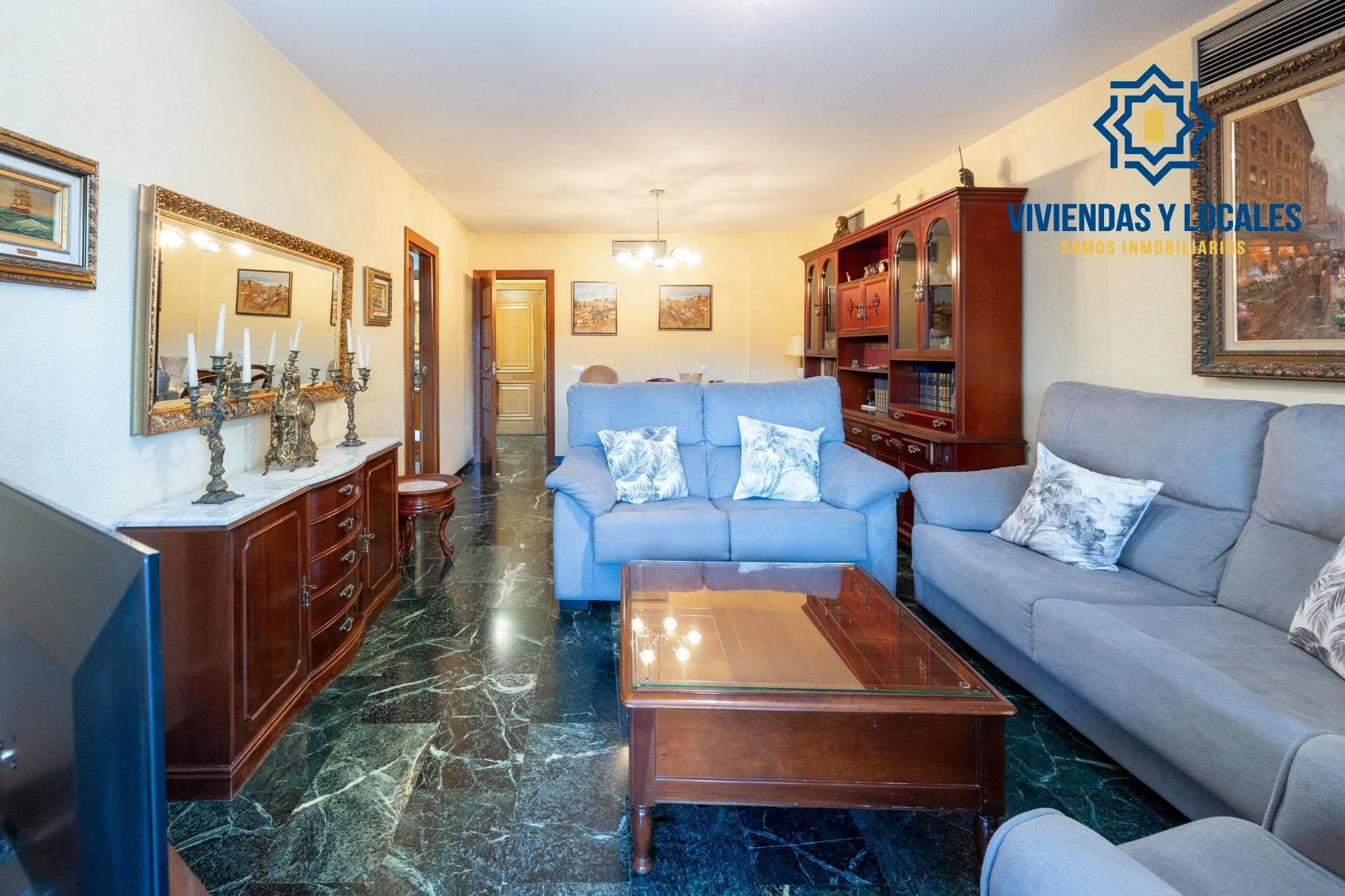 Living room of Flat for sale in  Granada Capital  with Air Conditioner, Heating and Parquet flooring