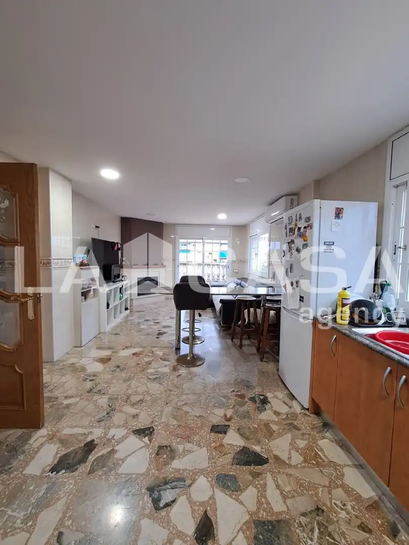 Cuina de Casa o xalet en venda en Terrassa amb Terrassa i Piscina