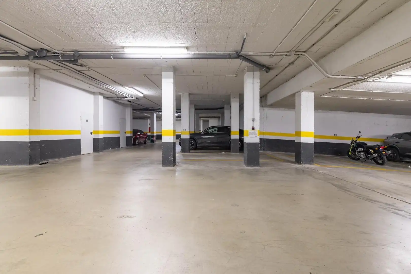 Parking of Flat for rent in Paterna  with Air Conditioner, Heating and Private garden