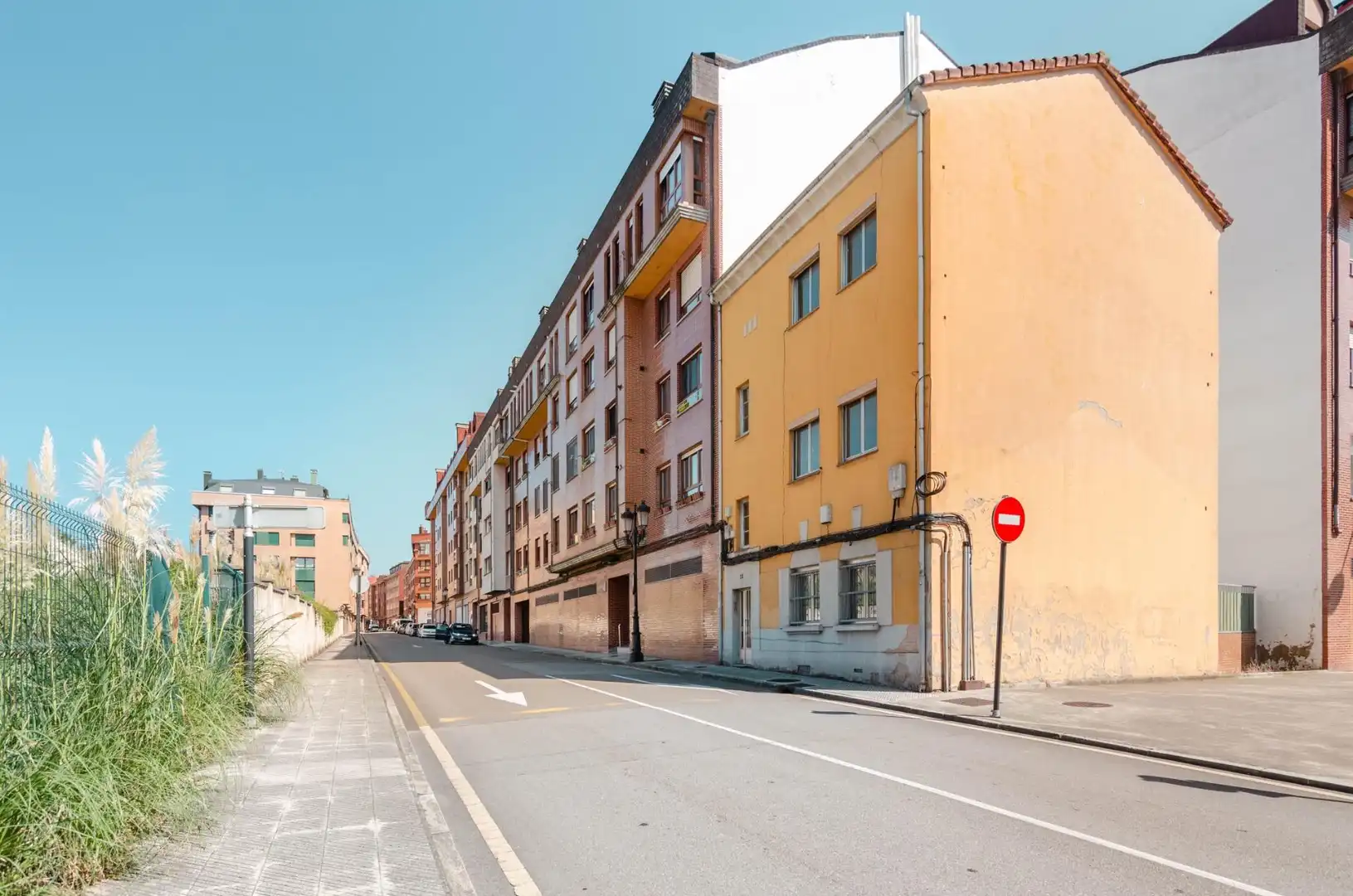 Außenansicht von Gebäude zum Verkauf in Oviedo 