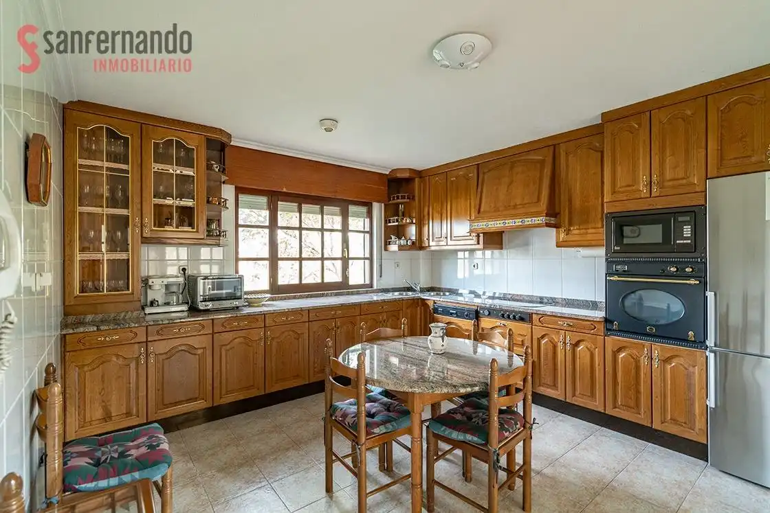 Cocina de Casa o chalet en venta en Penagos con Calefacción, Jardín privado y Parquet